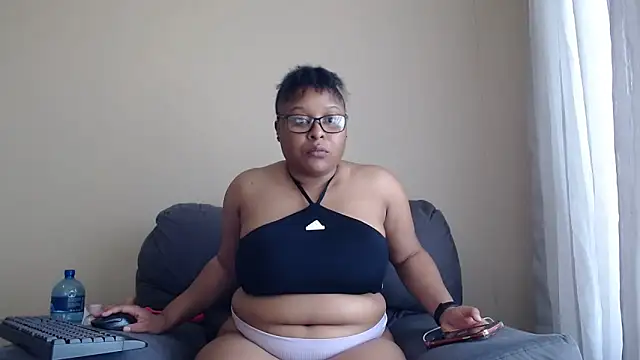 xxZoeyx online show from 13, 3, 2026