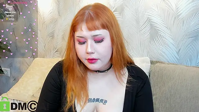Snapshot of Roxy_Moor chatting on 17, 6, 2026 Roxy Moor online show from 17, 6, 2026