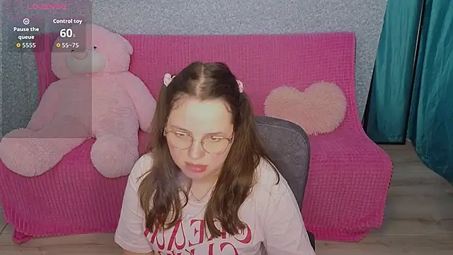 SofiDreamm online show from 4, 5, 2026
