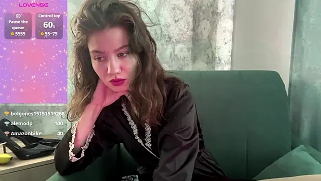 SelenaKiss  online show from 18, 4, 2026