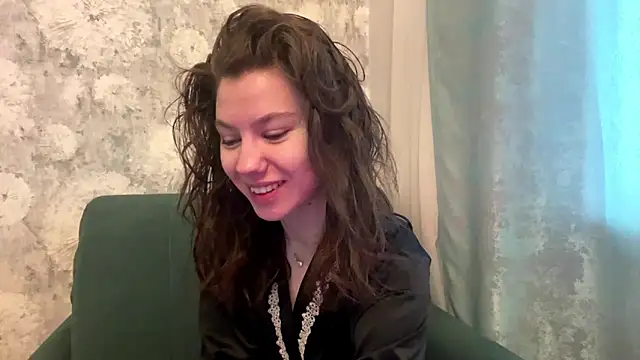 SelenaKiss  online show from 13, 5, 2026