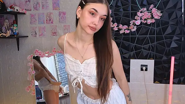 belle cute online show from 4, 4, 2026