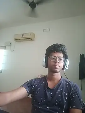 Snapshot of letsplaygame chatting on 7, 7, 2026 letsplaygame online show from 7, 7, 2026