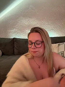 Snapshot of miialive chatting on 31, 3, 2026 miialive online show from 31, 3, 2026