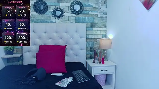 Skylernaomi online show from 5, 6, 2026