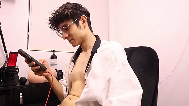 Tyler Blade online show from 11, 4, 2026