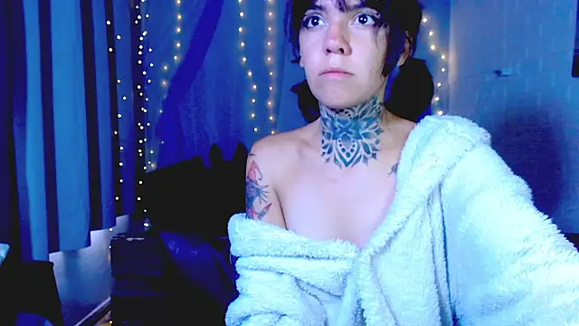 LannieGonzales online show from 12, 4, 2026