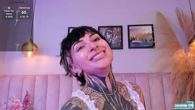 Luana fiore online show from 11, 4, 2026
