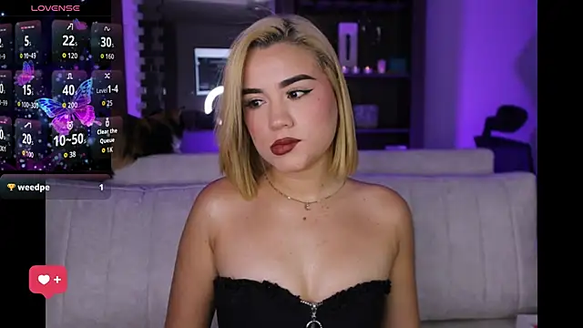 Snapshot of Miss_velvet_18 chatting on 6, 5, 2026 Miss velvet 18 online show from 6, 5, 2026