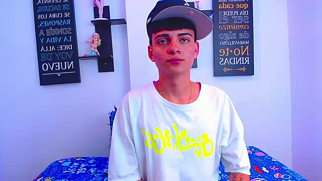 Snapshot of milo_hot_ chatting on 1, 4, 2026 milo hot online show from 1, 4, 2026