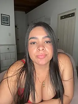 Snapshot of Danna_222_ chatting on 6, 5, 2026 Danna 222 online show from 6, 5, 2026
