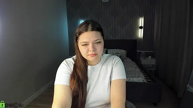 Evelyne Loo online show from 7, 4, 2026