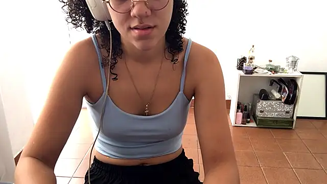 petitecurlybrunette online show from 3, 4, 2026