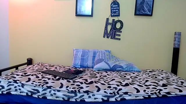 Snapshot of 18dulcegatita chatting on 14, 4, 2026 18dulcegatita online show from 14, 4, 2026