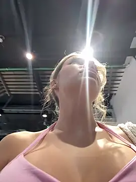 Girl-Mia online show from 27, 5, 2026