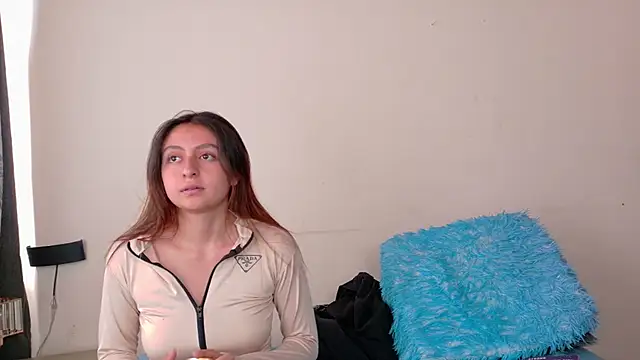 Snapshot of Lala_fluffy chatting on 4, 4, 2026 Lala fluffy online show from 4, 4, 2026