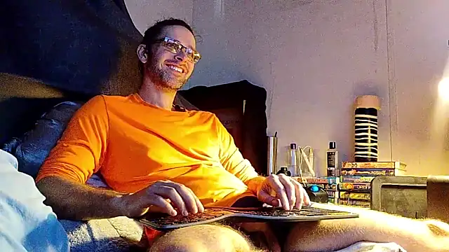 Snapshot of barebearstudio chatting on 13, 4, 2026 barebearstudio online show from 13, 4, 2026