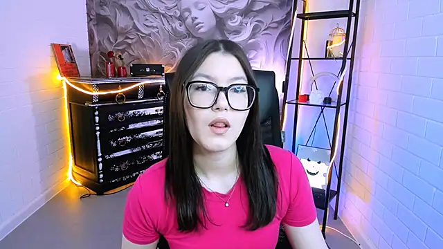 Snapshot of JennyGibson chatting on 19, 6, 2026 JennyGibson online show from 19, 6, 2026