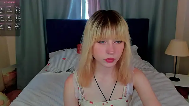 Snapshot of MiaKimiko chatting on 8, 6, 2026 MiaKimiko online show from 8, 6, 2026
