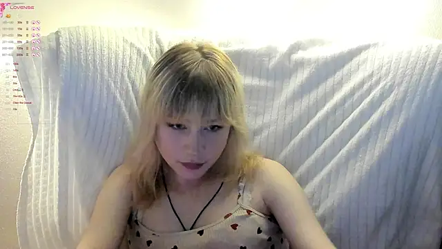 Snapshot of MiaKimiko chatting on 13, 6, 2026 MiaKimiko online show from 13, 6, 2026