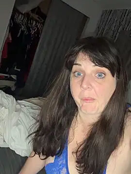 sensual235 online show from 19, 4, 2026