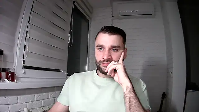 Snapshot of DaddySlava chatting on 2, 4, 2026 DaddySlava online show from 2, 4, 2026