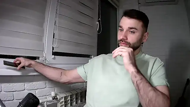 Snapshot of DaddySlava chatting on 3, 4, 2026 DaddySlava online show from 3, 4, 2026