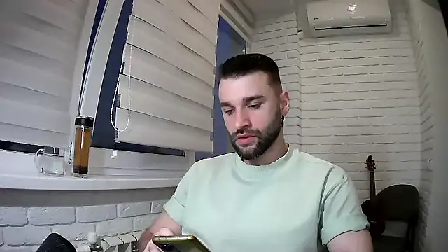 Snapshot of DaddySlava chatting on 4, 4, 2026 DaddySlava online show from 4, 4, 2026