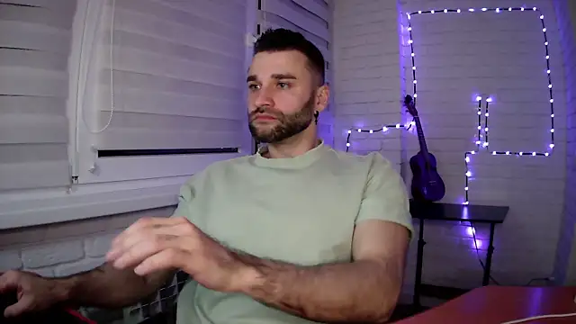 Snapshot of DaddySlava chatting on 1, 5, 2026 DaddySlava online show from 1, 5, 2026