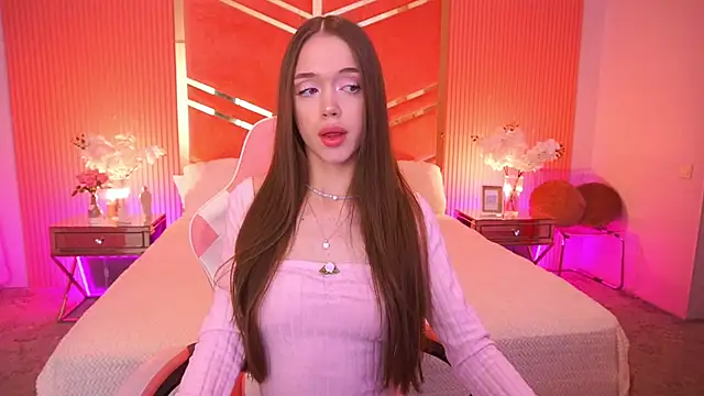 Snapshot of LunarDolly chatting on 8, 4, 2026 LunarDolly online show from 8, 4, 2026