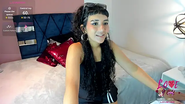 Snapshot of Hanna_Clark__ chatting on 8, 7, 2026 Hanna Clark online show from 8, 7, 2026