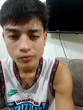 Snapshot of Thebestboyhot chatting on 24, 5, 2026 Thebestboyhot online show from 24, 5, 2026