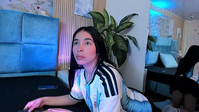 Snapshot of Delphine_doll chatting on 24, 6, 2026 Delphine doll online show from 24, 6, 2026