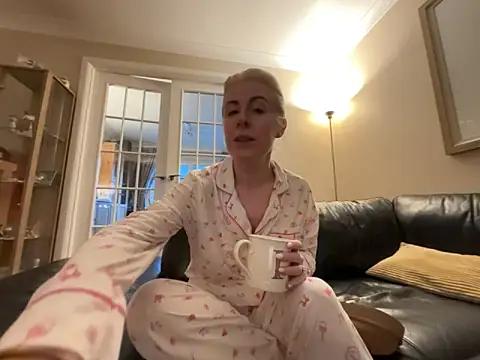 Laylaskyexx online show from 19, 5, 2026