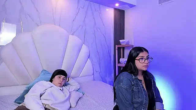 Snapshot of Elisa_n_Emma chatting on 11, 4, 2026 Elisa n Emma online show from 11, 4, 2026