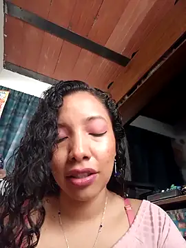 Snapshot of Wolfamara chatting on 25, 4, 2026 Wolfamara online show from 25, 4, 2026