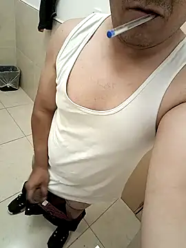 Snapshot of lobo_caliente37 chatting on 2, 4, 2026 lobo caliente37 online show from 2, 4, 2026