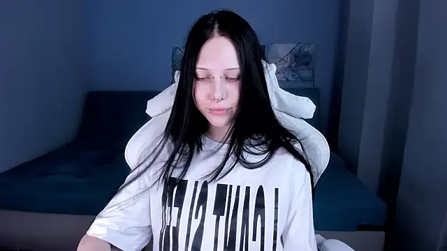 SugarBunny18 online show from 5, 7, 2026