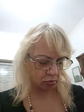 MatureElegantWidow online show from 19, 5, 2026