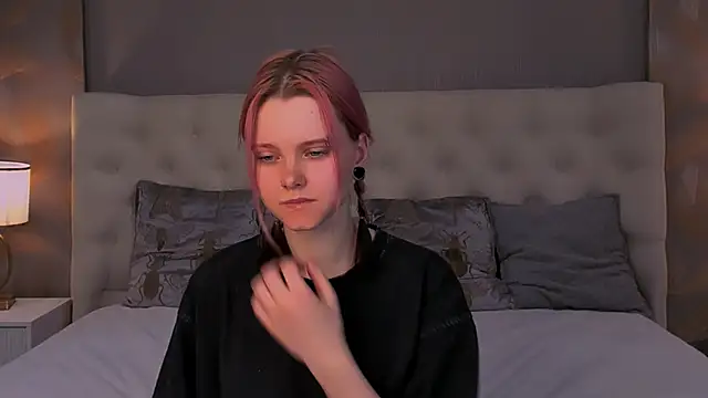 Lina Veyra online show from 15, 4, 2026