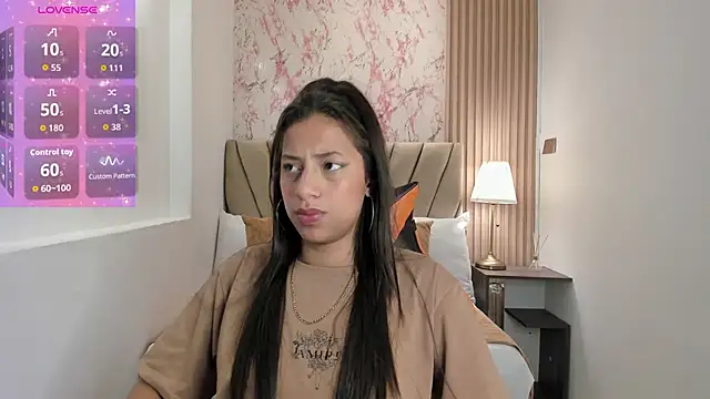 Snapshot of Atiena_ chatting on 14, 4, 2026 Atiena online show from 14, 4, 2026