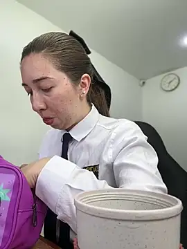 suzy-111 online show from 10, 4, 2026