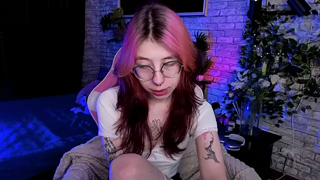 Snapshot of Alice_Nyx chatting on 24, 6, 2026 Alice Nyx online show from 24, 6, 2026