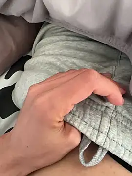 Snapshot of LemmonB chatting on 7, 4, 2026 LemmonB online show from 7, 4, 2026