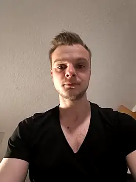 CuteDenno online show from 6, 4, 2026