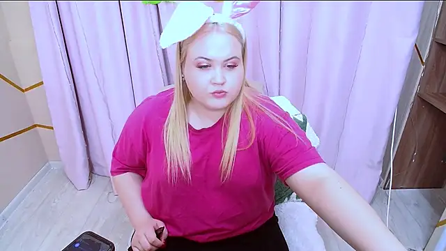 BlondeGlem online show from 5, 4, 2026