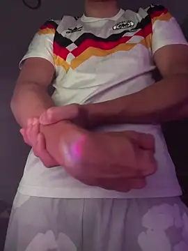 YorSexboy777 online show from 5, 4, 2026