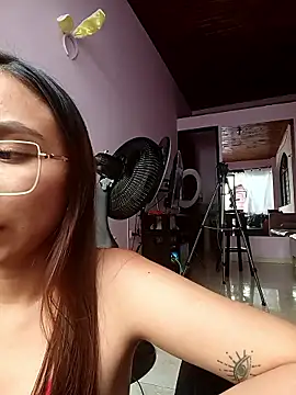 Snapshot of Leticia_Hinkley_ chatting on 18, 4, 2026 Leticia Hinkley online show from 18, 4, 2026