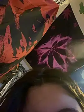 avery  1 online show from 14, 4, 2026