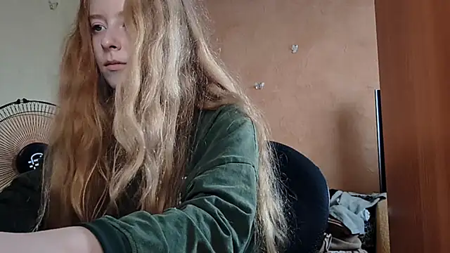 Snapshot of KateVibe_01 chatting on 15, 7, 2026 KateVibe 01 online show from 15, 7, 2026